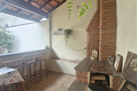Casa à venda com 4 quartos, sendo 2 suítes, no condomínio Grape Village, Vinhedo - SP