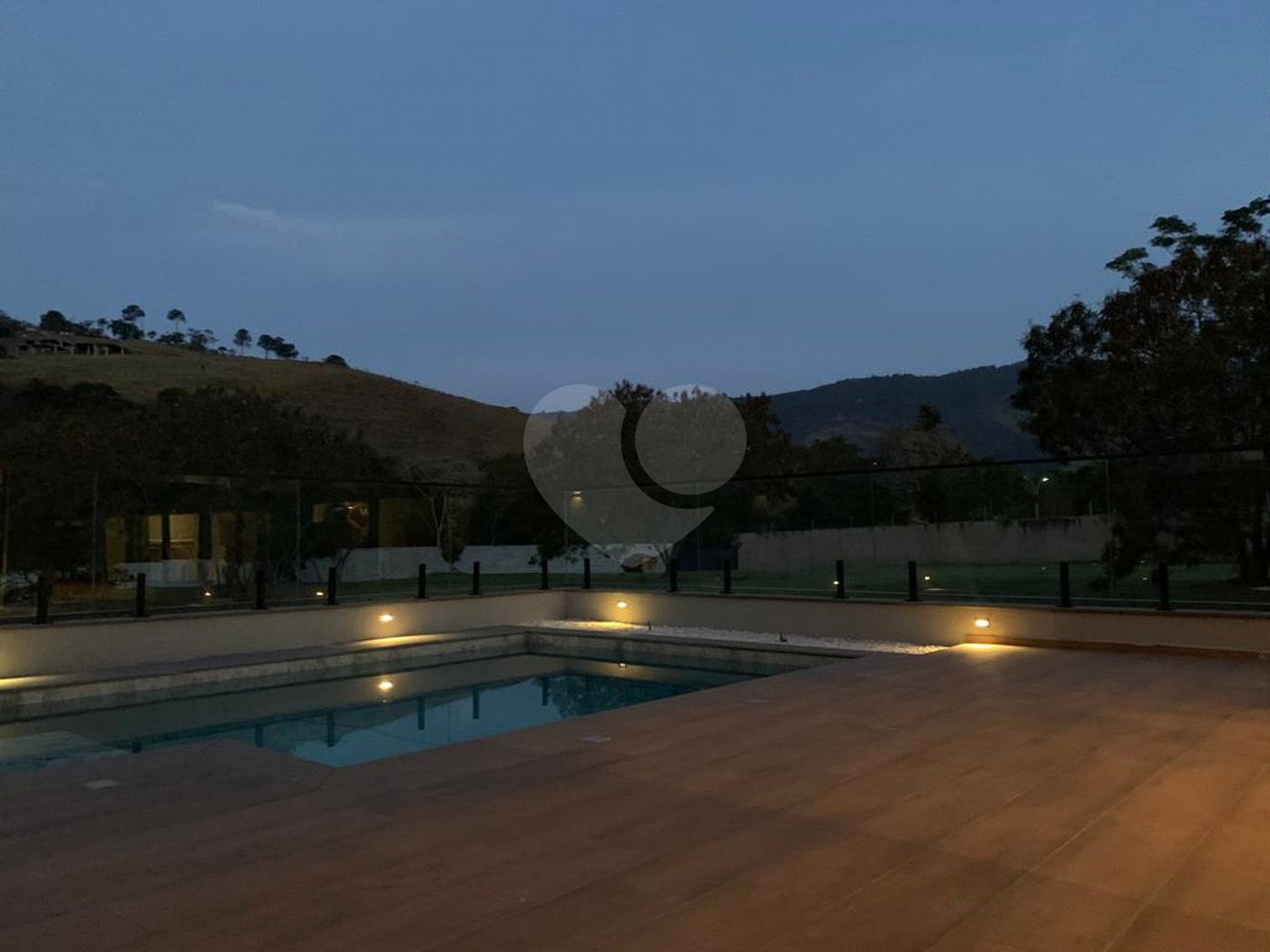 Casa à venda com 3 suítes no condomínio Residencial Granville, Atibaia - SP