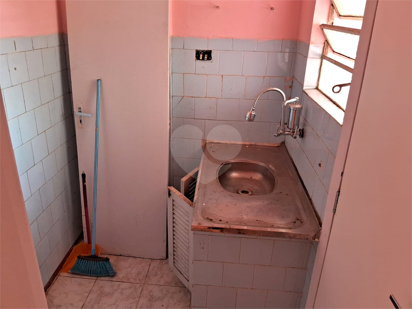 Apartamento a venda com 35m² perto de ônibus e Metrô