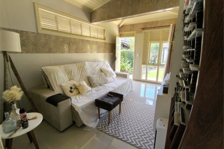 Casa à venda com 4 quartos, sendo 2 suítes, no Centro, Santa Cruz Cabrália, BA