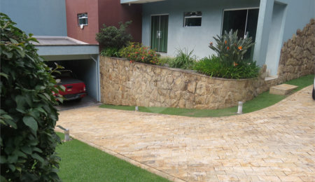 Casa à venda com 3 quartos, sendo 1 suíte,  no condomínio Alpes da Cantareira, Mairiporã - SP