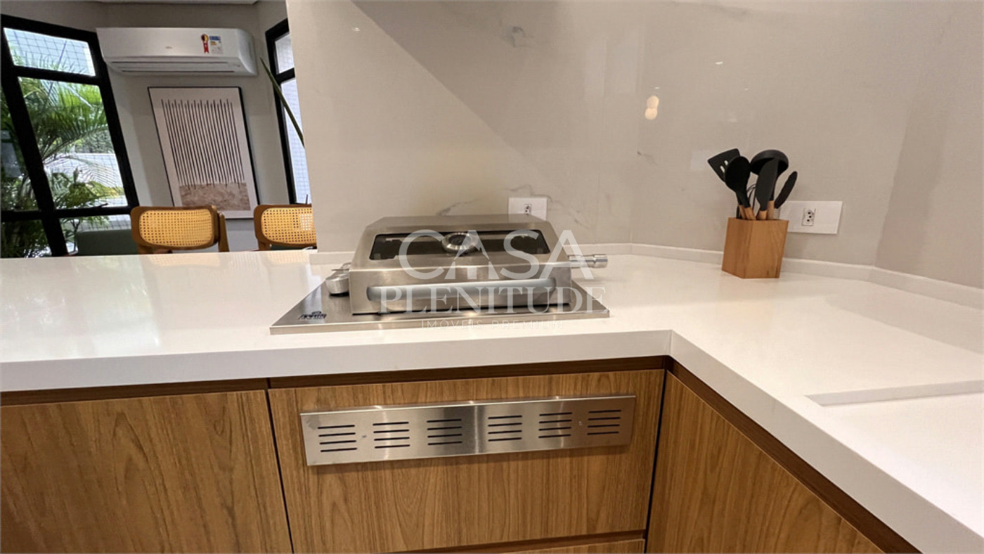 Apartamento à venda com 4 quartos, sendo 1 suíte,  em Vila Mariana, São Paulo, SP