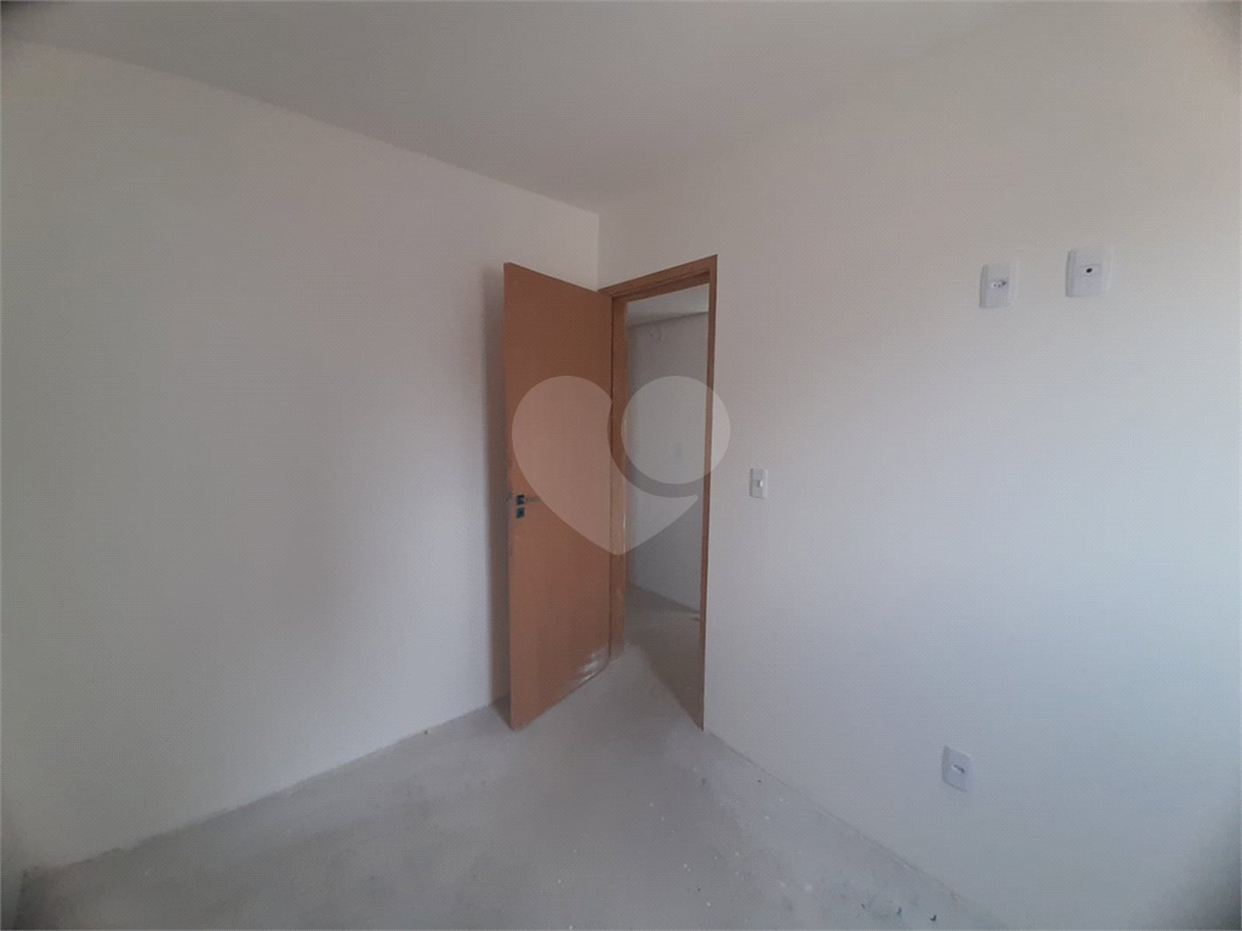 Apartamento à venda com 2 quartos, sendo 1 suíte,  em Parada Inglesa, São Paulo, SP