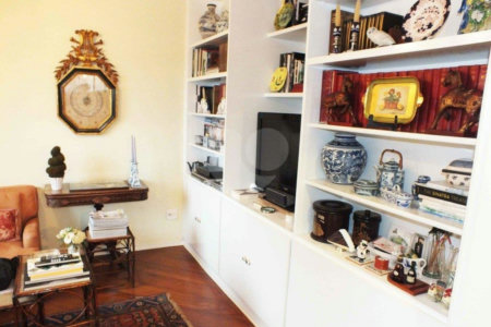 Apartamento à venda com 3 suítes em Real Parque, São Paulo, SP