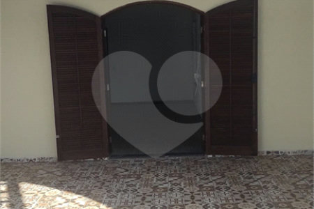 Casa à venda com 2 suítes no condomínio Residencial Rubi, Mogi das Cruzes - SP