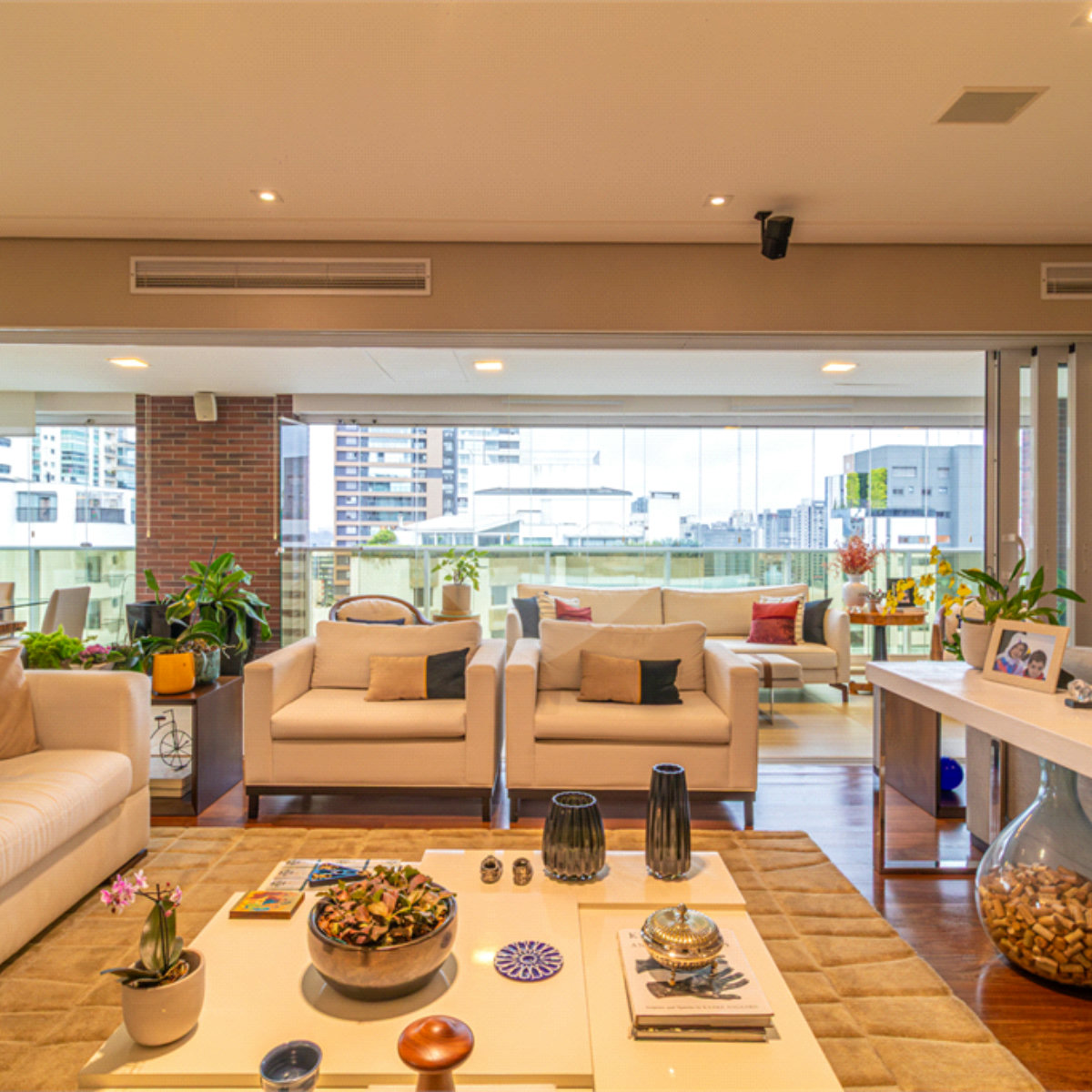 Apartamento à venda com 4 suítes em Campo Belo, São Paulo, SP