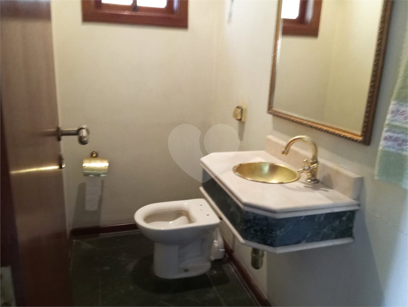 Casa à venda com 3 quartos, sendo 1 suíte, em Vila Nivi, São Paulo, SP