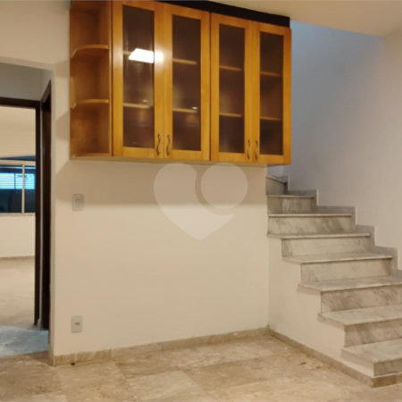 Sobrado à venda com 3 quartos, sendo 1 suíte, em Vila Paulista, São Paulo, SP
