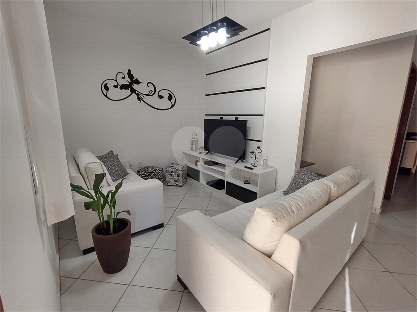 Casa à venda com 2 quartos no condomínio Karolyne, Votorantim - SP