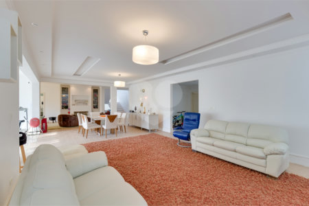 Sobrado à venda com 4 quartos, sendo 2 suítes,  em Granja Julieta, São Paulo, SP