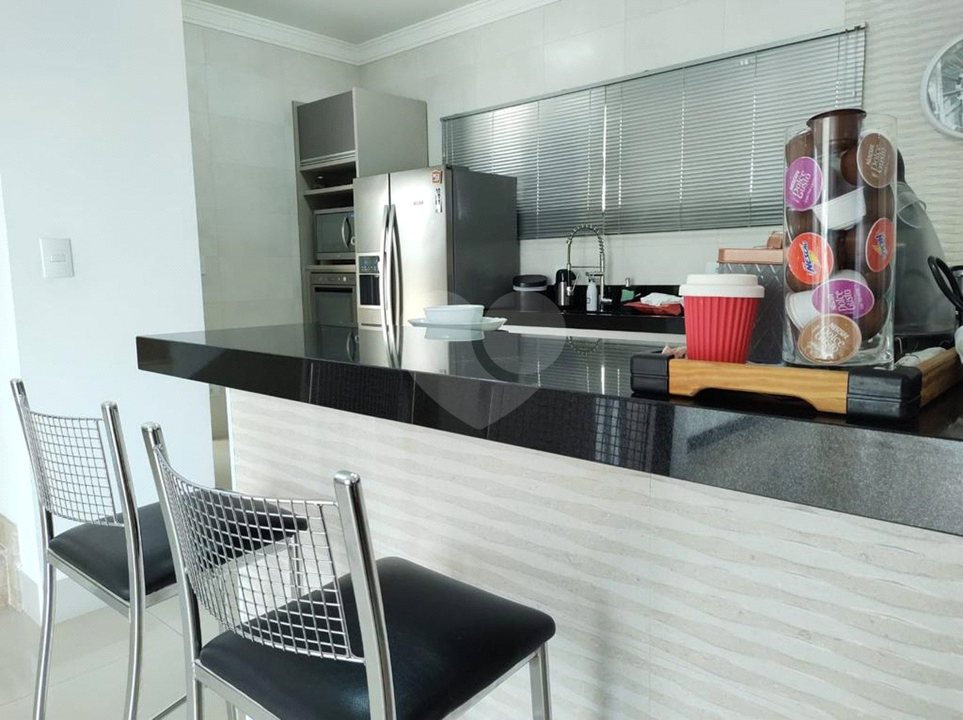 Casa à venda com 4 quartos, sendo 2 suítes, no condomínio Primavera, Salto - SP
