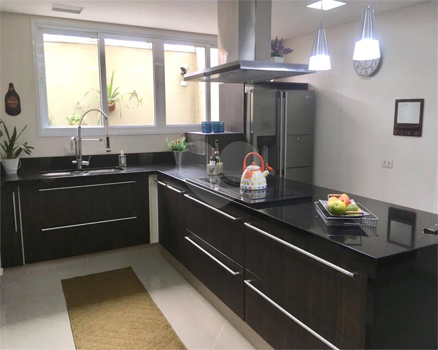 Sobrado à venda com 4 quartos, sendo 3 suítes, em Brooklin, São Paulo, SP