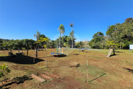 Terreno à venda no condomínio Village Araçoiaba, Araçoiaba da Serra - SP