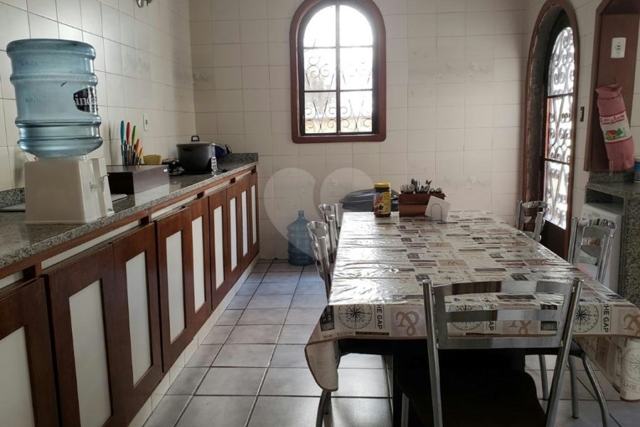 Sobrado à venda com 4 quartos, sendo 1 suíte, em Jardim Floresta, São Paulo, SP