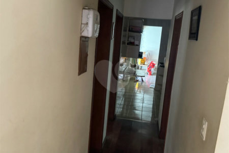 Casa à venda com 4 quartos, sendo 1 suíte, em Vila Santana, Sorocaba, SP