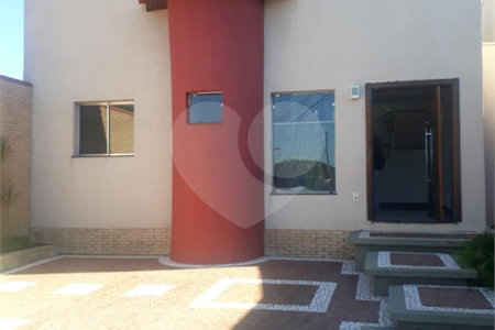 Excelente casa para venda no Parque Fher