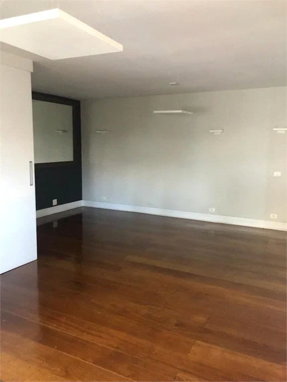 Sala à venda em Vila Suzana, São Paulo, SP