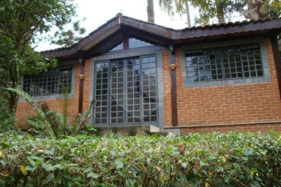 Casa Térrea à venda com 3 quartos, sendo 1 suíte, em Parque Petrópolis, Mairiporã, SP