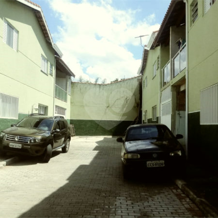 Casa à venda com 2 quartos, sendo 1 suíte, no condomínio Jardim Débora, Poá - SP