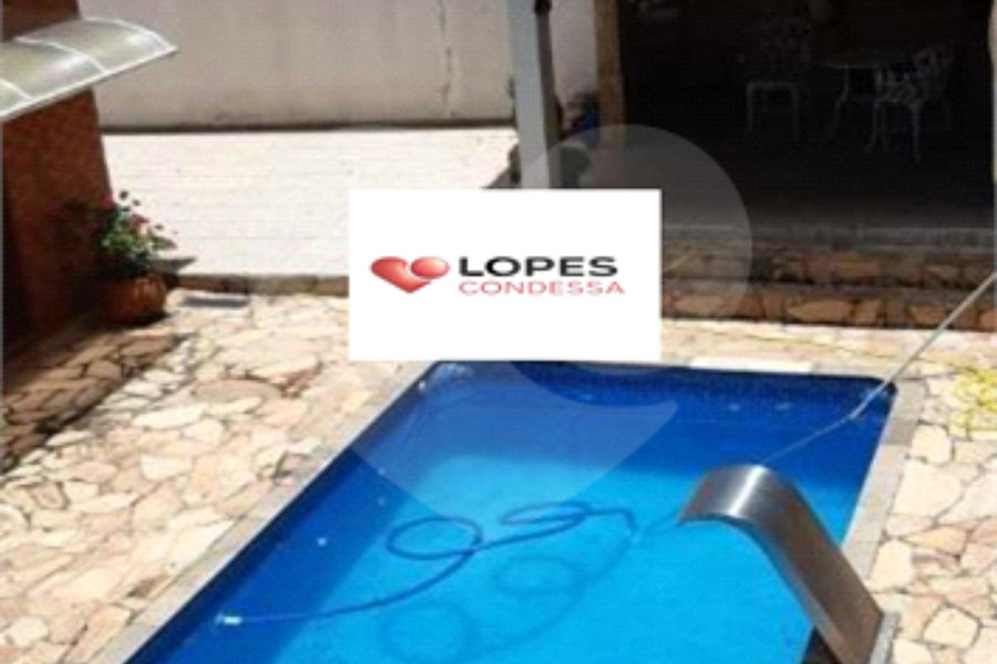 Casa à venda com 3 quartos, sendo 1 suíte, no condomínio Parque Suiça, Caieiras - SP