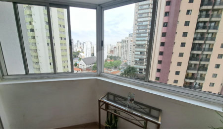 Apartamento à venda com 3 quartos, sendo 1 suíte,  em Vila Mariana, São Paulo, SP