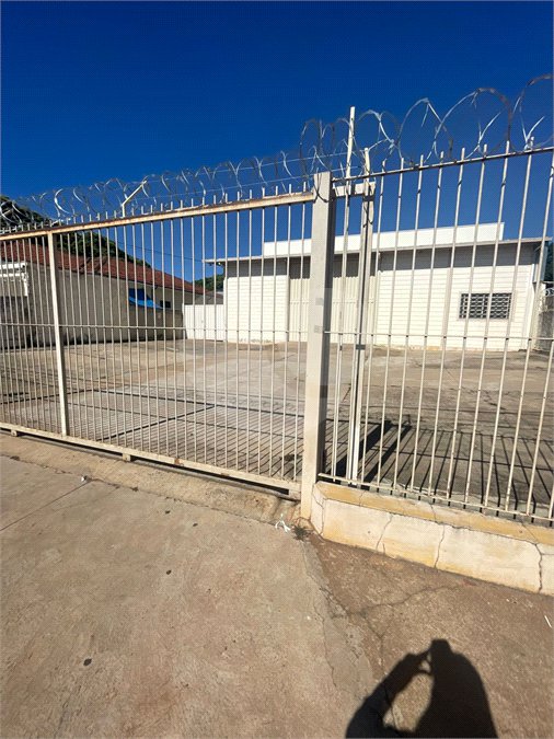 Barracão à venda em Jardim das Estações (vila Xavier), Araraquara, SP