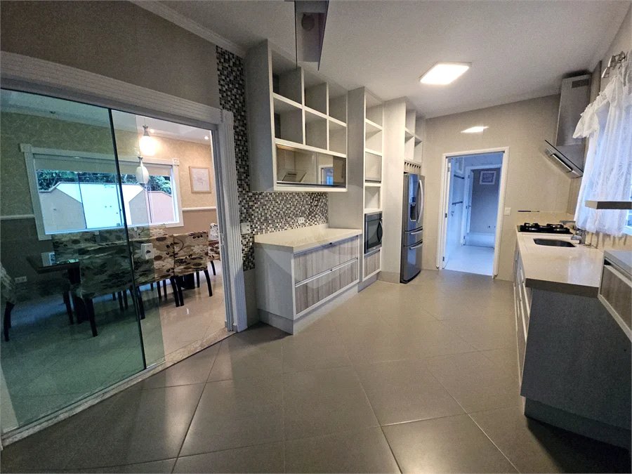 LINDA CASA PARA LOCAÇÃO COM 5 DORMITÓRIOS E PISCINA - Fernando Nobre – Cotia/SP