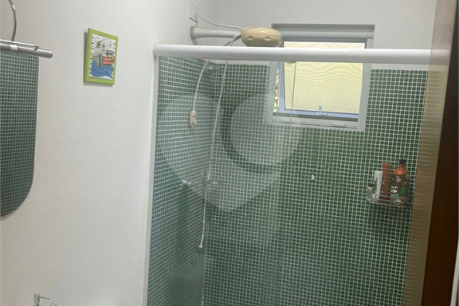 Sobrado à venda com 3 suítes em Horto, São Paulo, SP