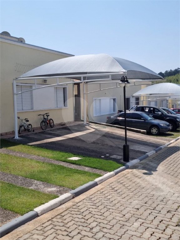Casa à venda com 3 quartos, sendo 1 suíte, no condomínio Residencial Vila D`ouro, Cotia - SP