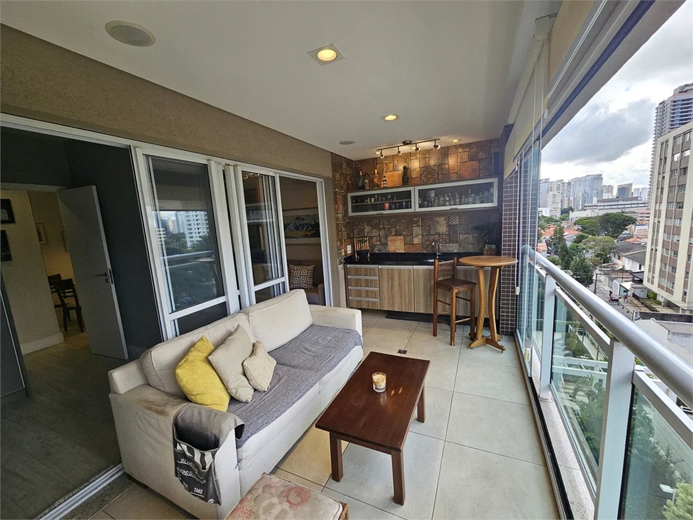 Apartamento para alugar com 2 quartos, sendo 1 suíte, em Jardim das Acácias, São Paulo, SP