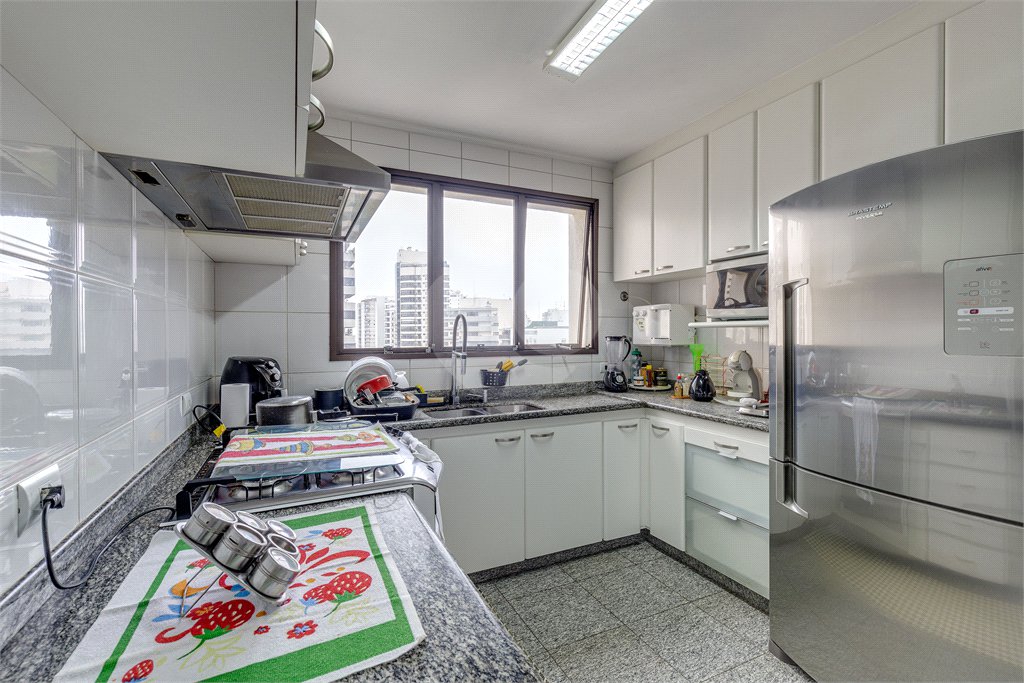 Apartamento à venda com 4 quartos, sendo 2 suítes, em Campo Belo, São Paulo, SP