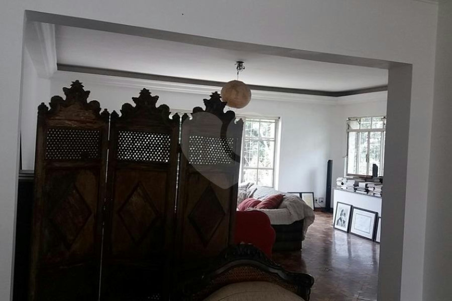 Casa à venda com 6 quartos, sendo 3 suítes, em Jardim São Bento, São Paulo, SP