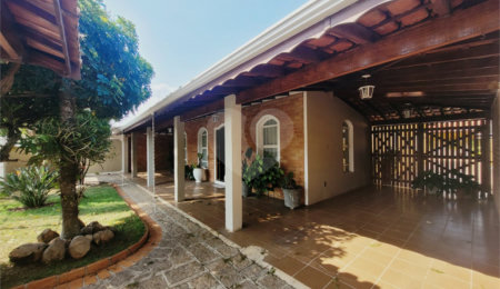Casa Térrea à venda com 3 quartos, sendo 1 suíte,  no Centro, Indaiatuba, SP