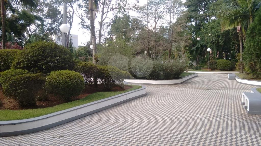 Apartamento à venda com 3 quartos, sendo 1 suíte, em Granja Julieta, São Paulo, SP