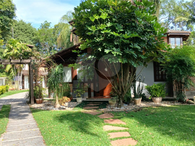 Casa à venda com 4 suítes no condomínio Sausalito, Mairiporã - SP