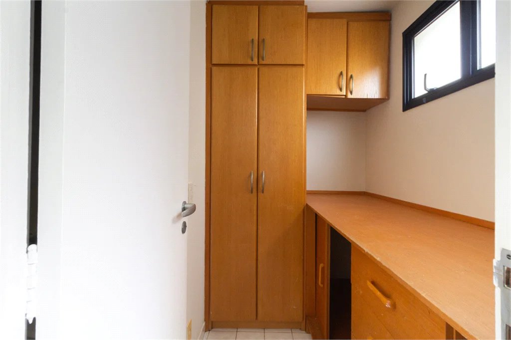 Apartamento à venda com 4 quartos, sendo 2 suítes,  em Vila Hamburguesa, São Paulo, SP