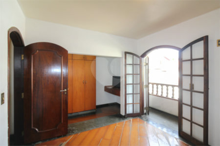Casa à venda com 5 quartos, sendo 3 suítes, em Jardim São Bento, São Paulo, SP