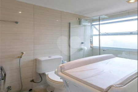 Apartamento à venda com 2 quartos, sendo 1 suíte, em Vila Olímpia, São Paulo, SP
