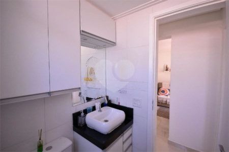Oportunidade Apartamento mobiliado á venda na saude com 60m² com 2 dorm e 2 vaga. Aceita e estuda Permuta ( sujeito a avaliação).