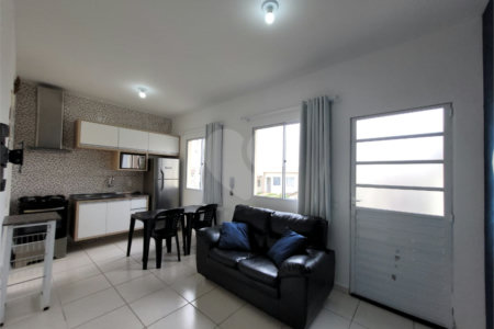 Casa à venda com 2 quartos no condomínio Novo Horizonte, Itapetininga - SP