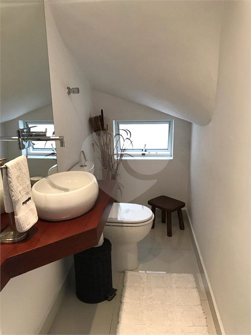 Sobrado à venda com 3 quartos, sendo 2 suítes,  em Granja Julieta, São Paulo, SP