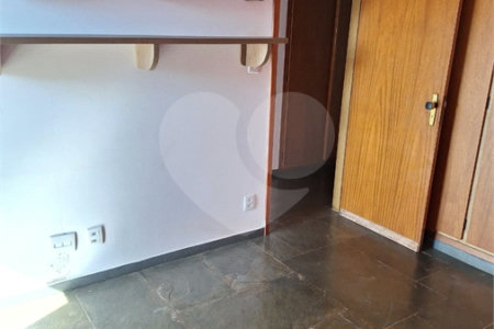 Apartamento à venda com 3 quartos, sendo 1 suíte, no Centro, Araraquara, SP
