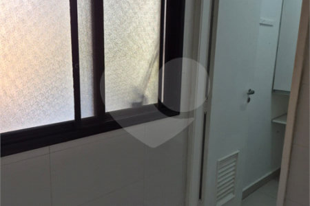 Apartamento à venda com 3 quartos, sendo 1 suíte,  em Cidade São Francisco, São Paulo, SP