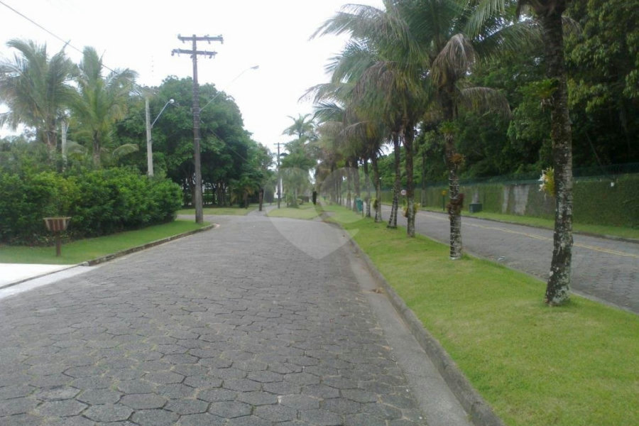 Sobrado à venda com 5 suítes em Enseada, Bertioga, SP