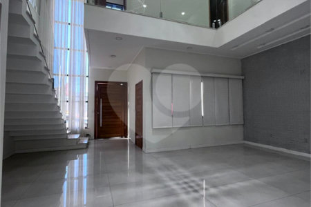 Casa à venda com 3 quartos, sendo 1 suíte, no condomínio Jardim Guarujá, Salto - SP
