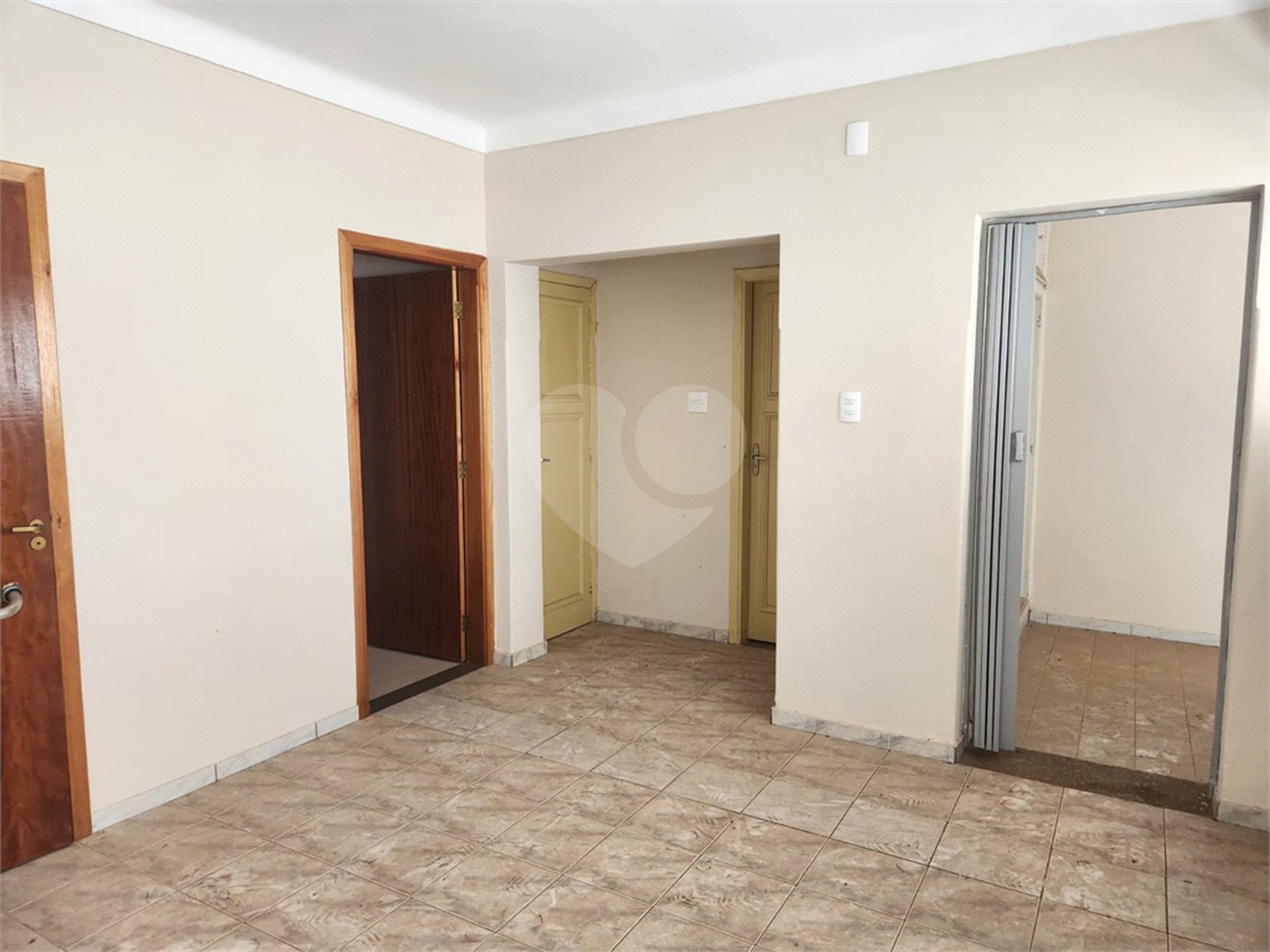 Sobrado à venda com 4 quartos, sendo 1 suíte, no Centro, Araraquara, SP