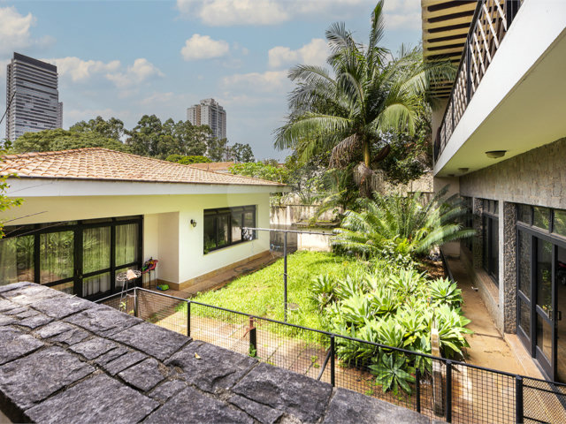 Casa Térrea à venda com 4 quartos, sendo 2 suítes,  em Brooklin Velho, São Paulo, SP