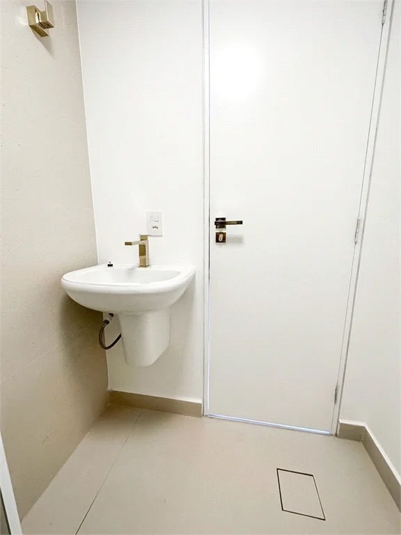 Apartamento à venda com 4 suítes em Vila Cordeiro, São Paulo, SP