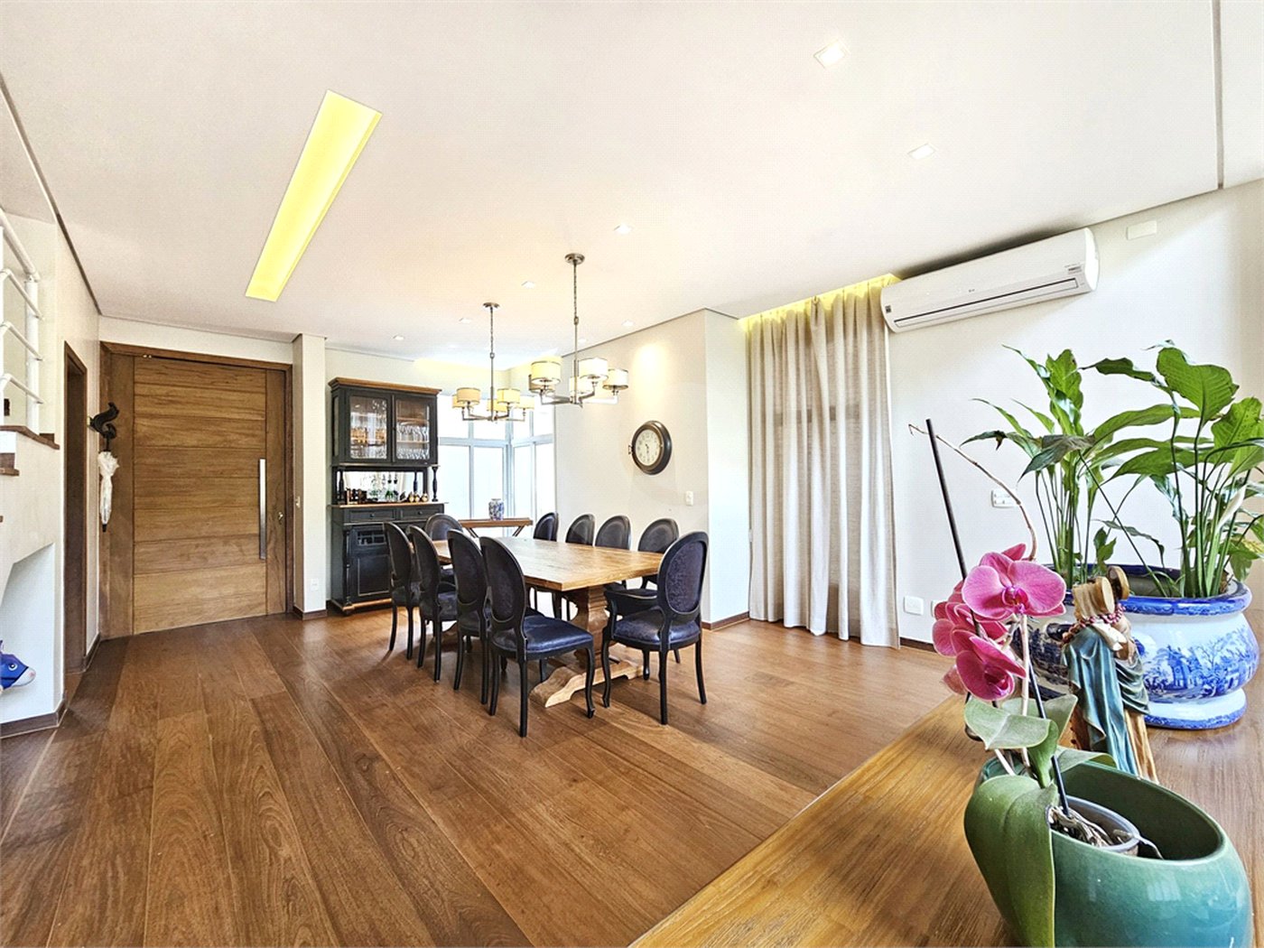 Casa à venda com 4 suítes no condomínio Ville Courchevel, São Paulo - SP