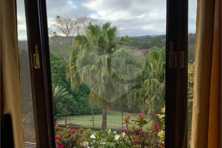 Chácara à venda com 4 quartos, sendo 2 suítes,  em Ibiúna, Ibiúna, SP
